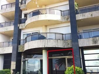 https://www.gallito.com.uy/venta-local-sobre-la-rambla-con-renta-6-5-inmuebles-28330856