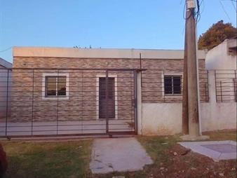 https://www.gallito.com.uy/se-vende-casa-y-apartamento-en-las-piedras-inmuebles-28296169