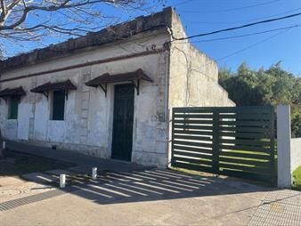 https://www.gallito.com.uy/venta-de-casa-en-colon-todo-a-reciclar-sobre-avda-garzon-inmuebles-13246980