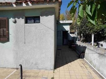 https://www.gallito.com.uy/casa-a-reciclar-2-dormitorios-san-jacinto-inmuebles-27300710