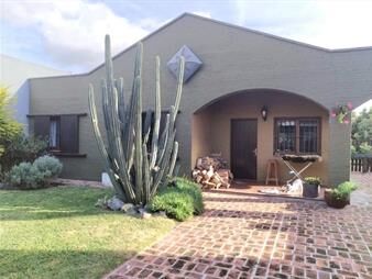 https://www.gallito.com.uy/venta-de-casa-3-dormitorios-con-piscina-en-pando-inmuebles-27441134