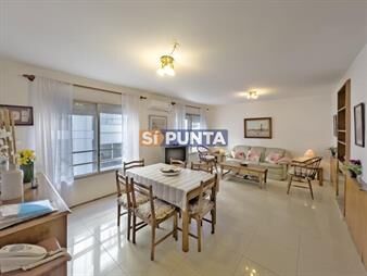 https://web5.gallito.com.uy/apartamento-en-venta-de-4-dormitorios-inmuebles-27608393