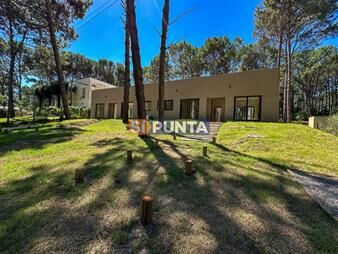 https://www.gallito.com.uy/casas-a-estrenar-en-laguna-del-sauce-punta-del-inmuebles-27638851